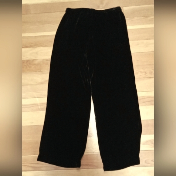 Graham + Spencer Frida Velvet pants NWT - Picture 3 of 10